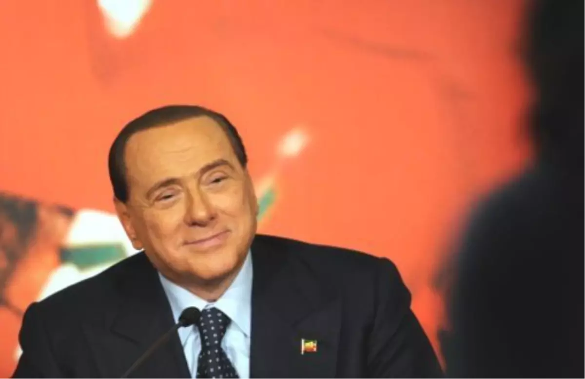 Eski İtalya Başbakanı Berlusconi Senatodan İhraç Edildi