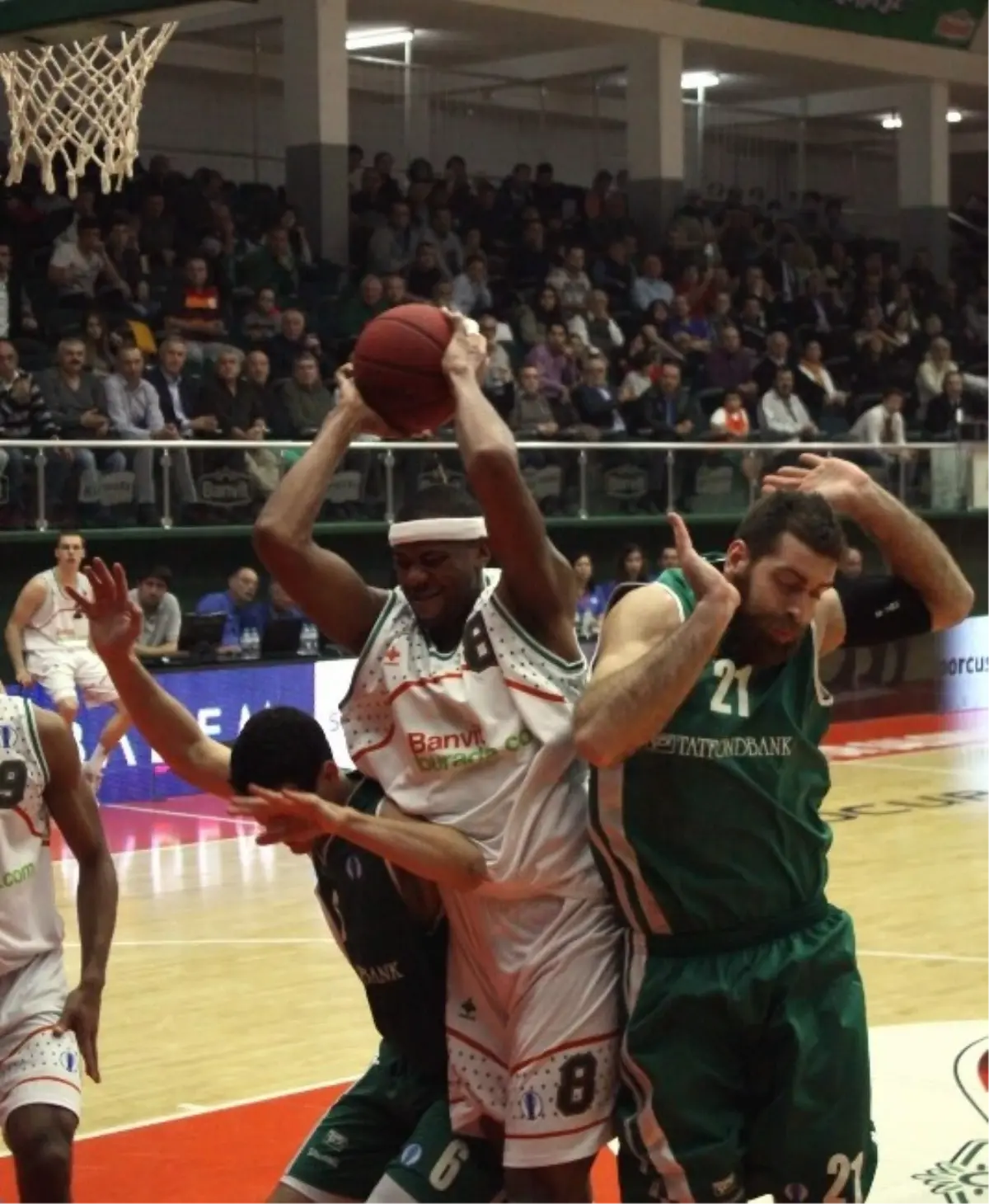 Banvit, Unics Kazan\'a 79-71 Yenildi