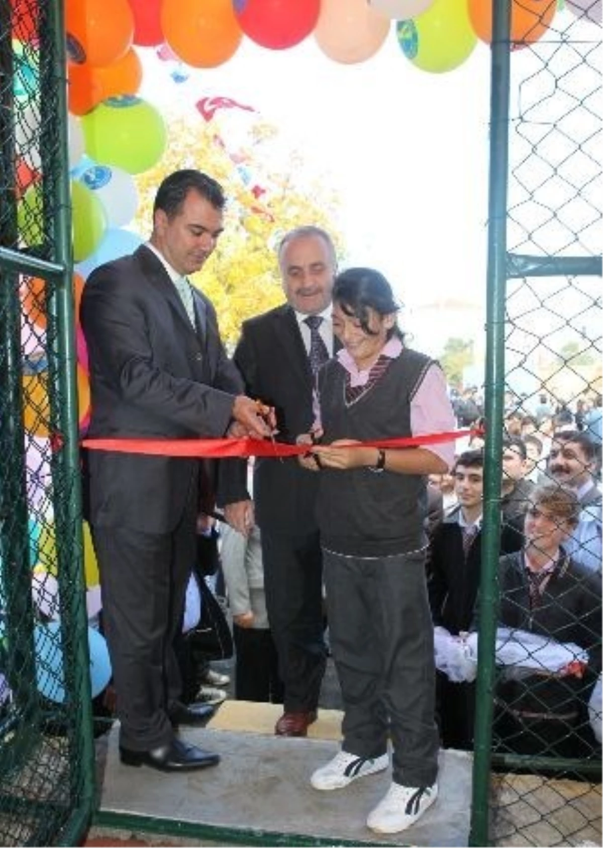 Eyüp\'te İki Okul Hizmete Açıldı