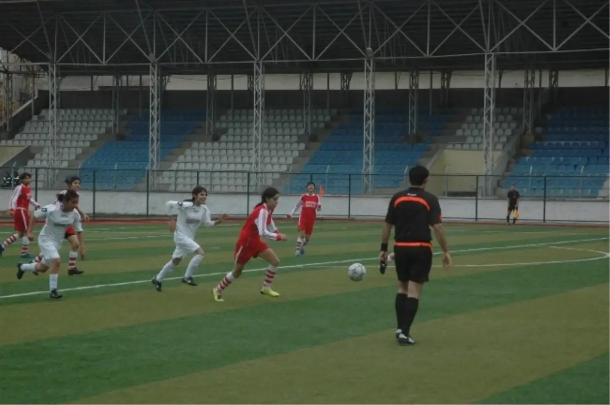 Kadınlar 2. Lig Futbol Müsabakası