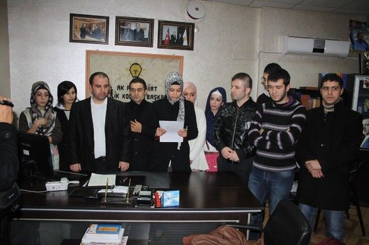 Kamer Genç\'in Emine Erdoğan\'ın Konuşmasına Müdahalesi