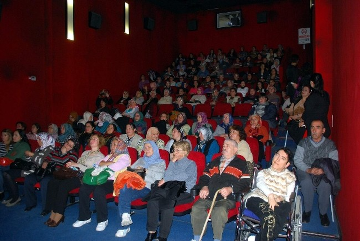 Kepez Belediyesi\'nden Engellilere Ücretsiz Sinema