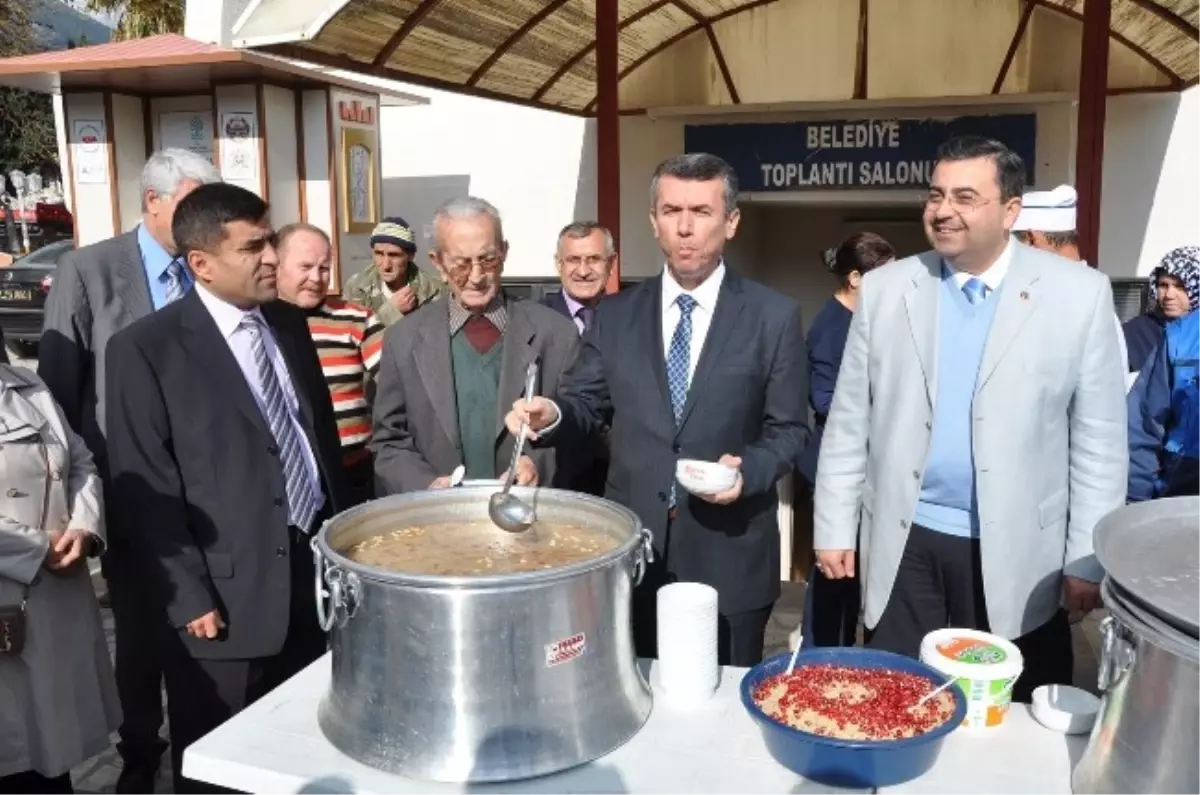 Kırkağaç Belediyesinden 2 Bin Kişilik Aşure Hayrı