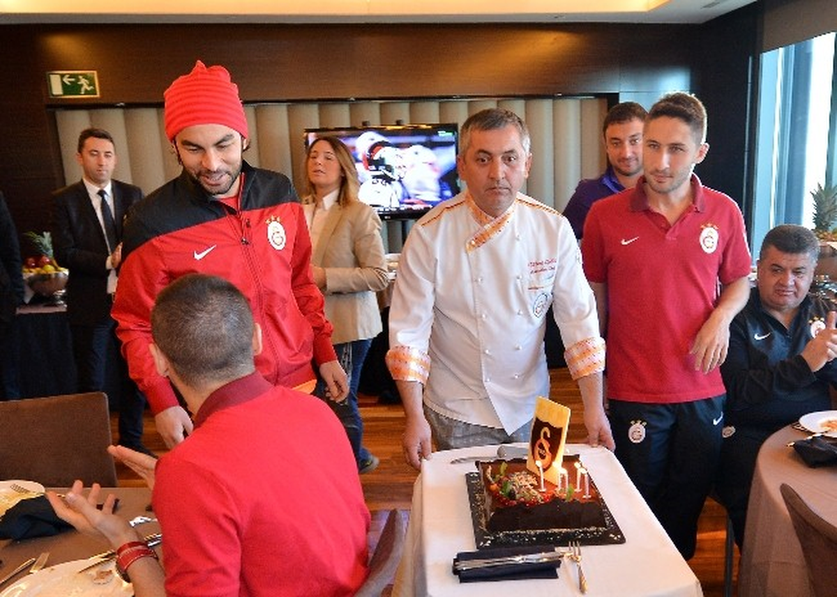 Mancini\'ye Sürpriz Doğum Günü Kutlaması