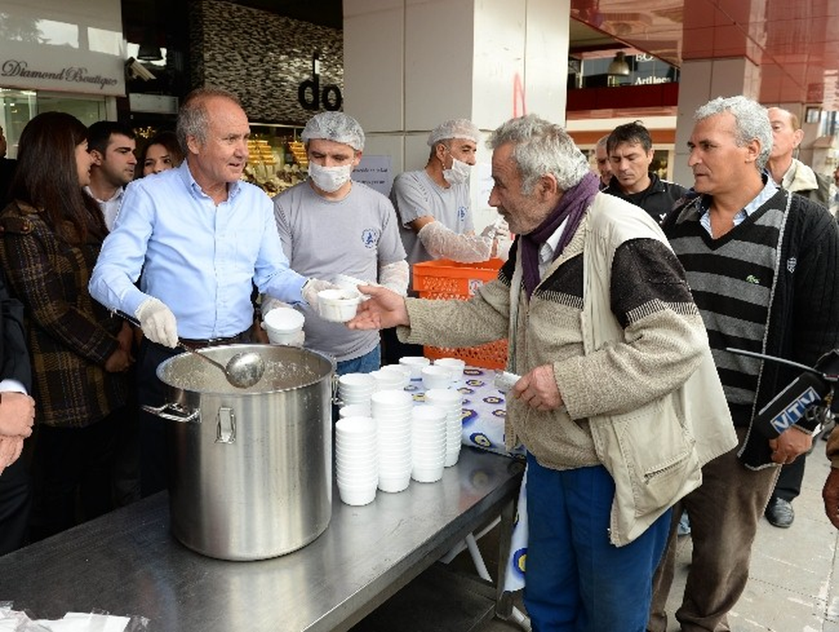 Muratpaşa\'da 20 Bin Kişilik Aşure