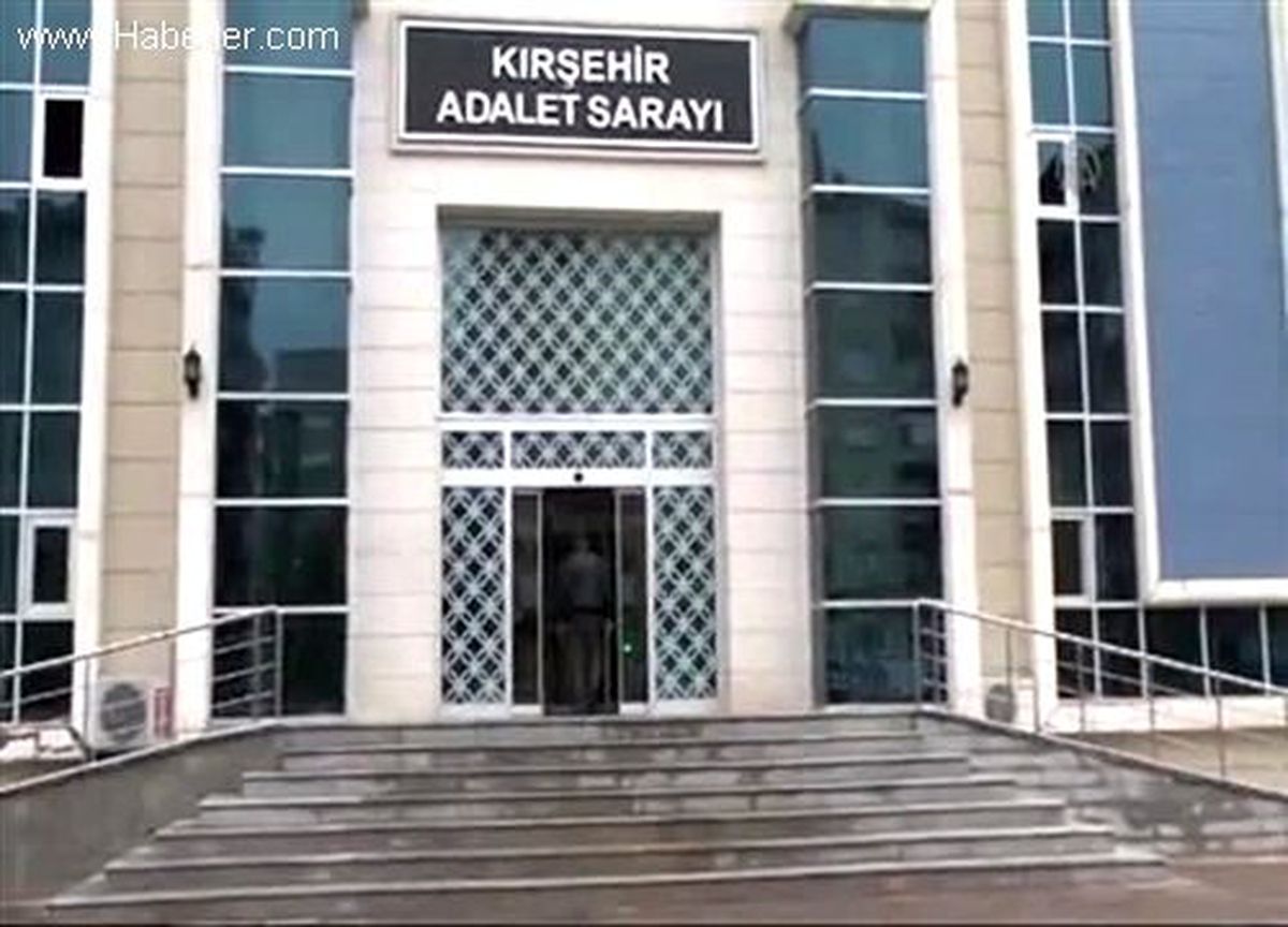 Paraüstü dolandırıcısını "paketçi" polisler yakaladı
