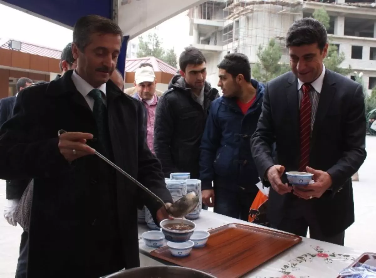 Şahinbey Belediyesi Emniyette Aşure Dağıttı