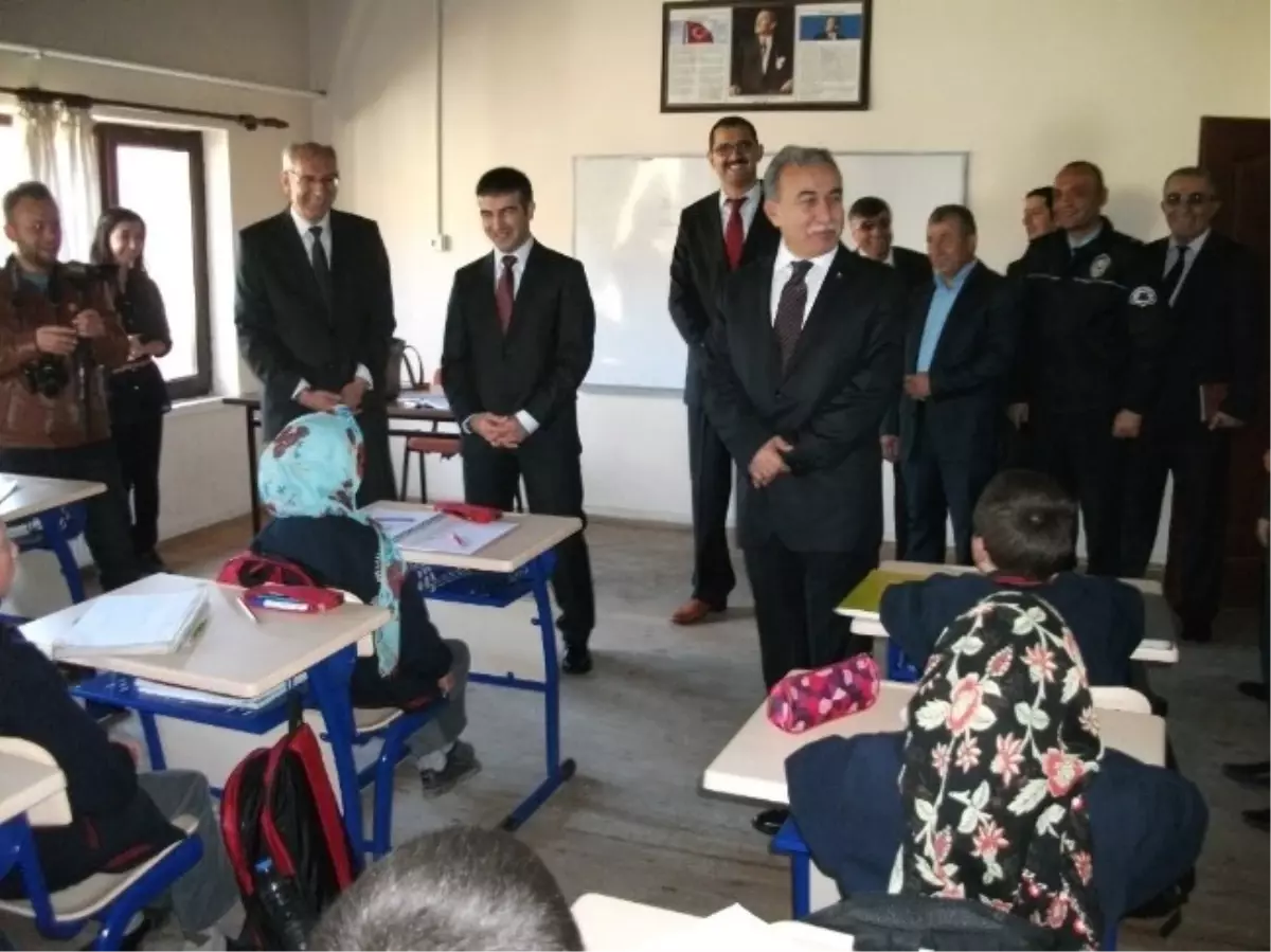 Sakarya Valisi Mustafa Büyük Taraklı\'da İncelemelerde Bulundu