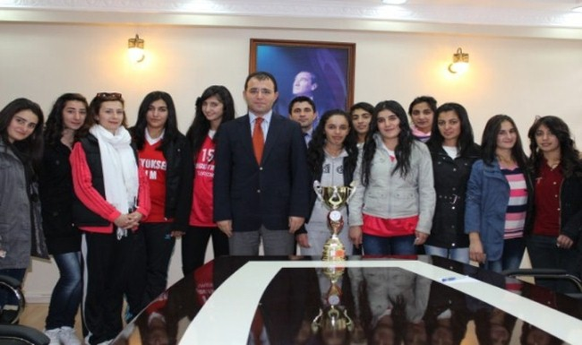 Şampiyon Henbol Takımından Selim Kaymakamına Ziyaret