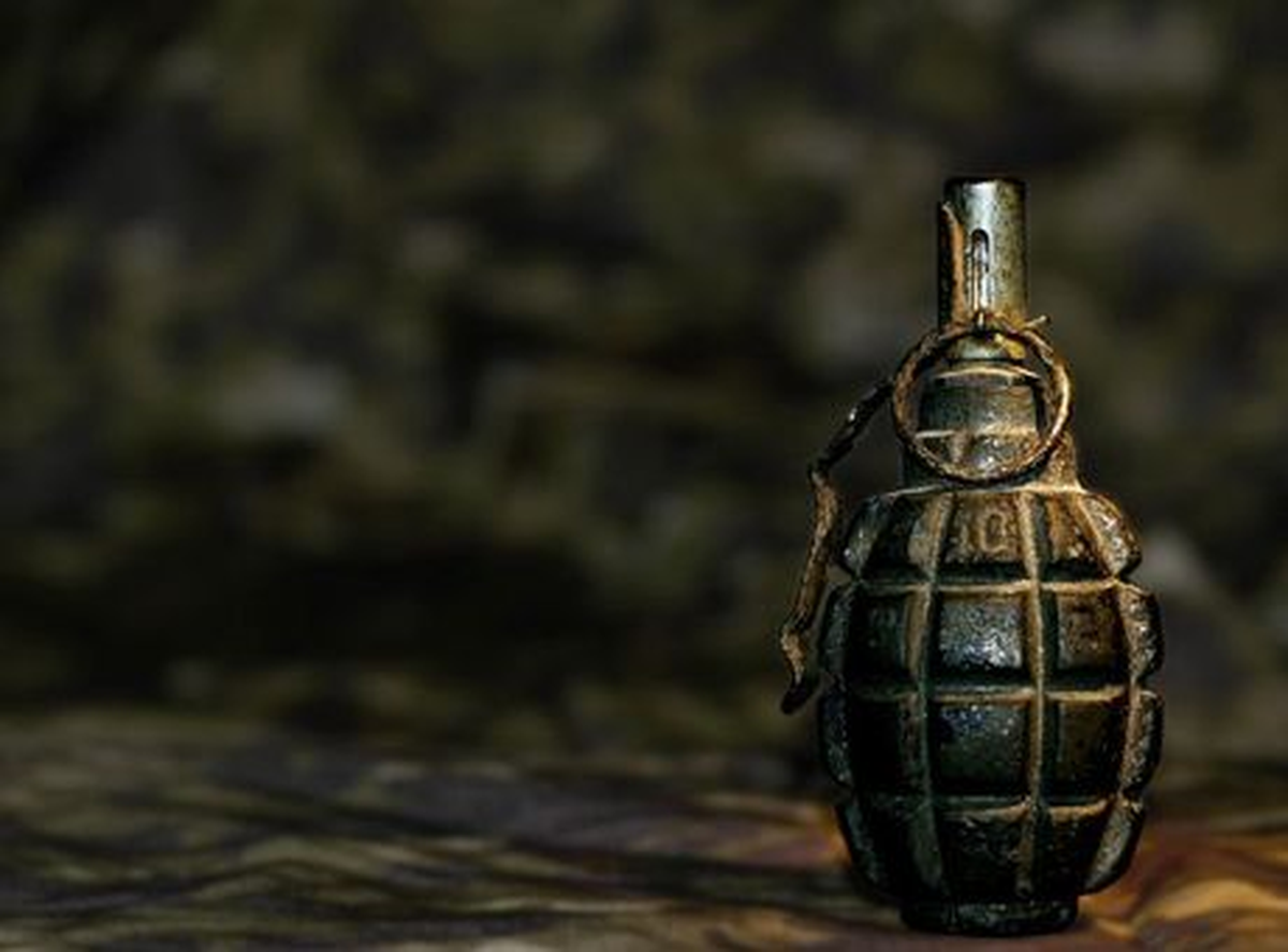 Silopi Kaymakamlığına El Bombası Atıldı