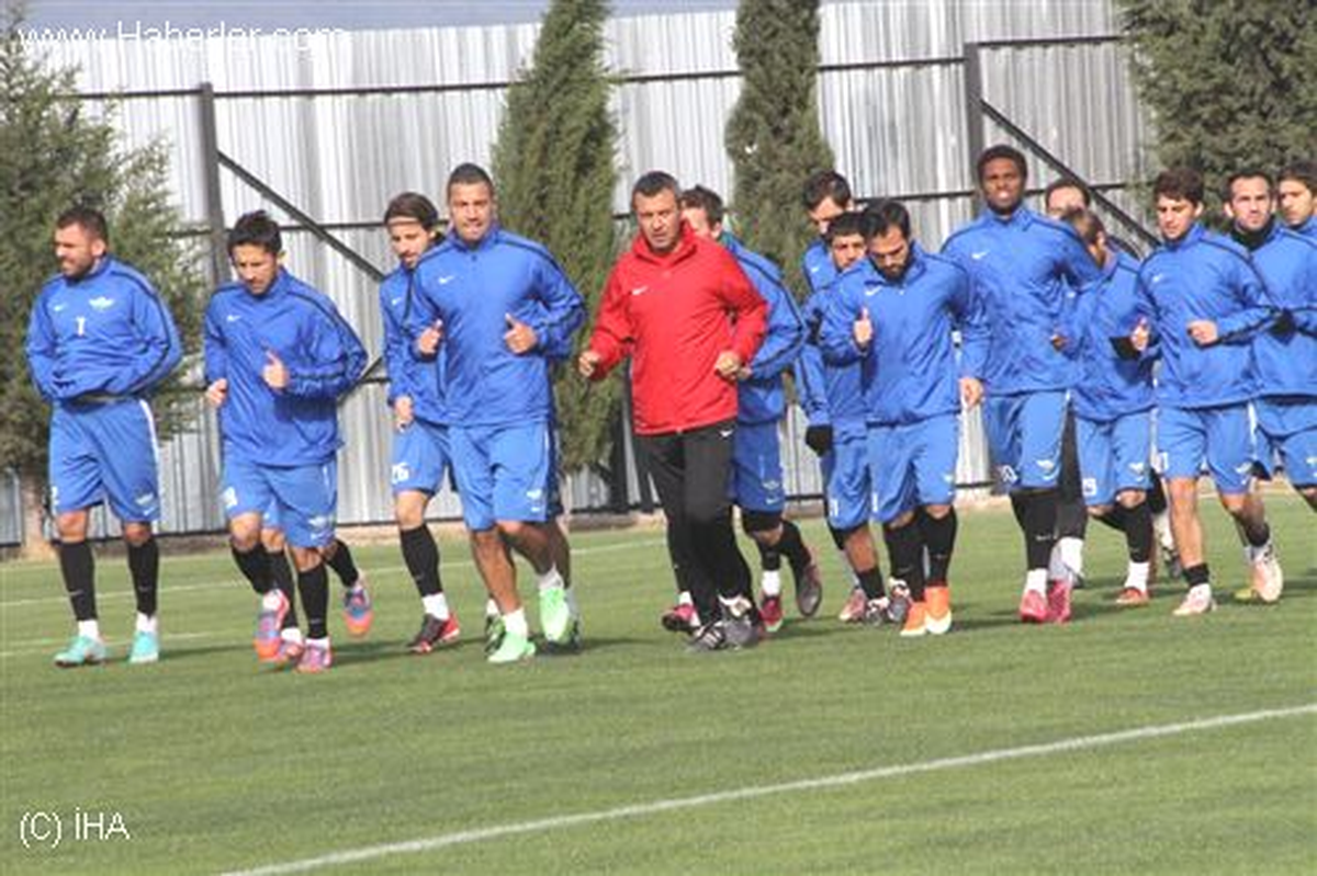 Akhisar Belediyespor, Manisa\'daki Hazırlıklarını Tamamladı