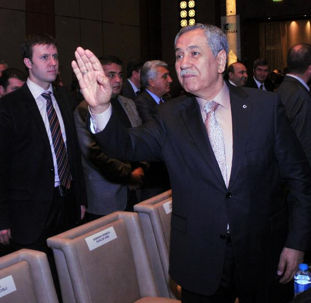 Arınç: İrticayı Bir İç Tehdit Olmaktan Çıkaran Hükümet, Nasıl Olur Böyle Bir Şey Yapsın