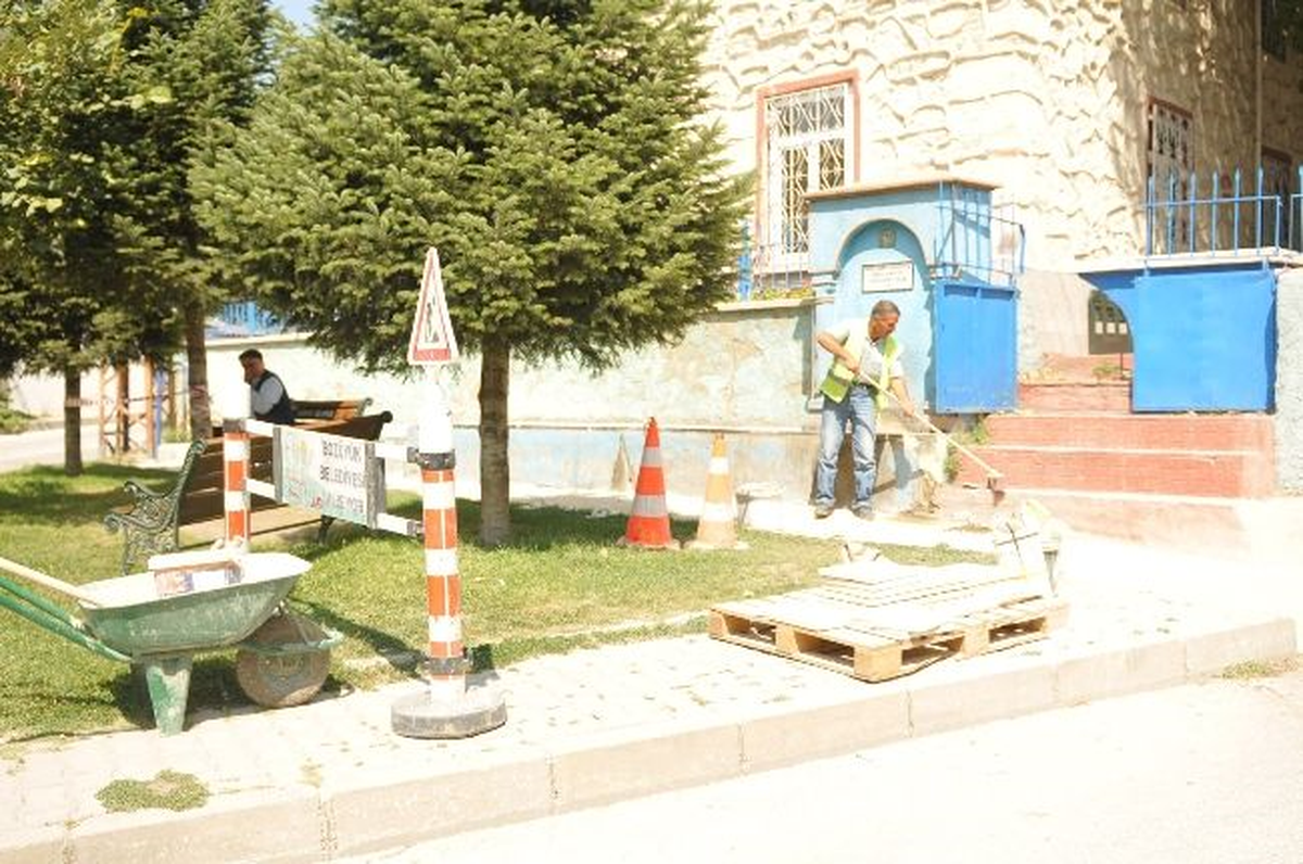 Bozüyük\'te, Camilere Bakım ve Onarım Çalışması