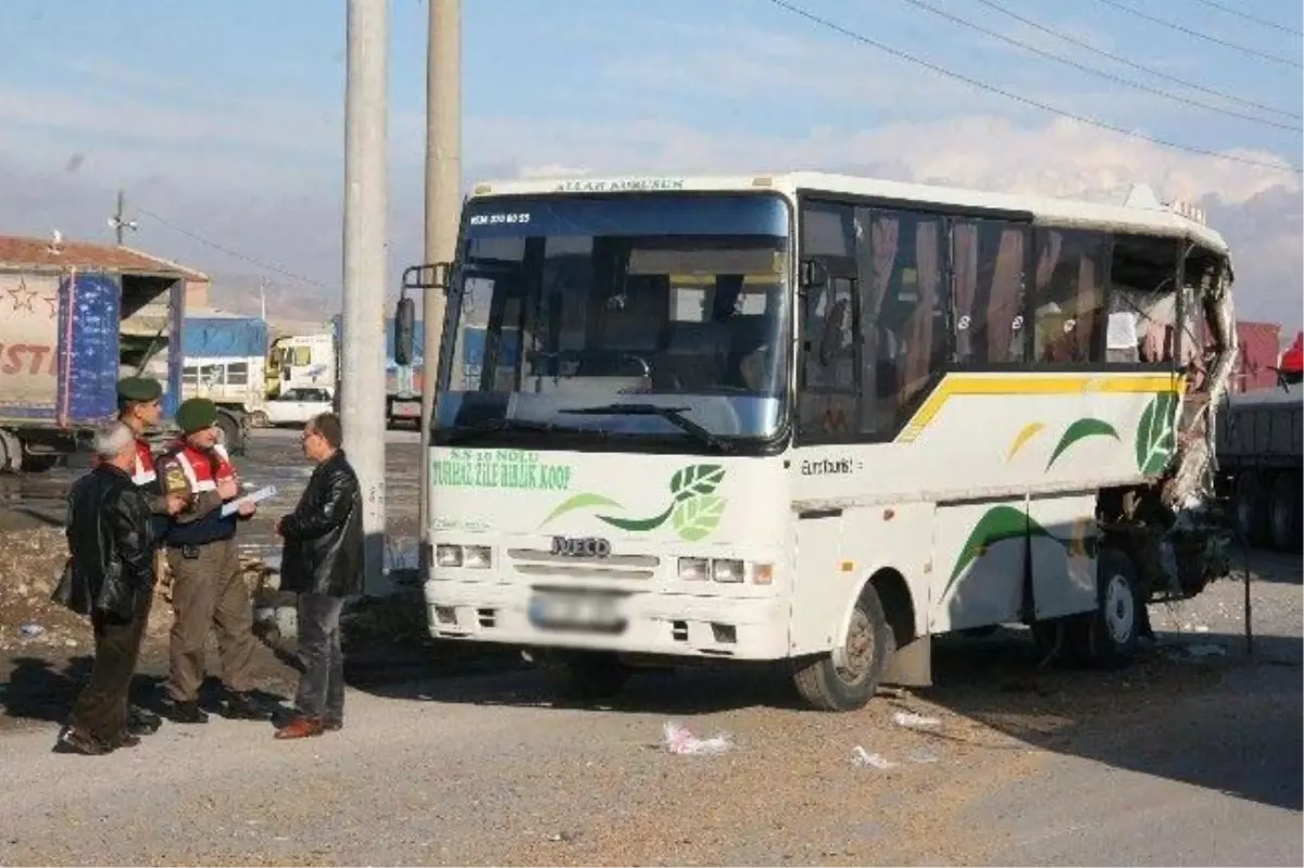 Çorum\'da Trafik Kazası: 1 Ölü, 7 Yaralı