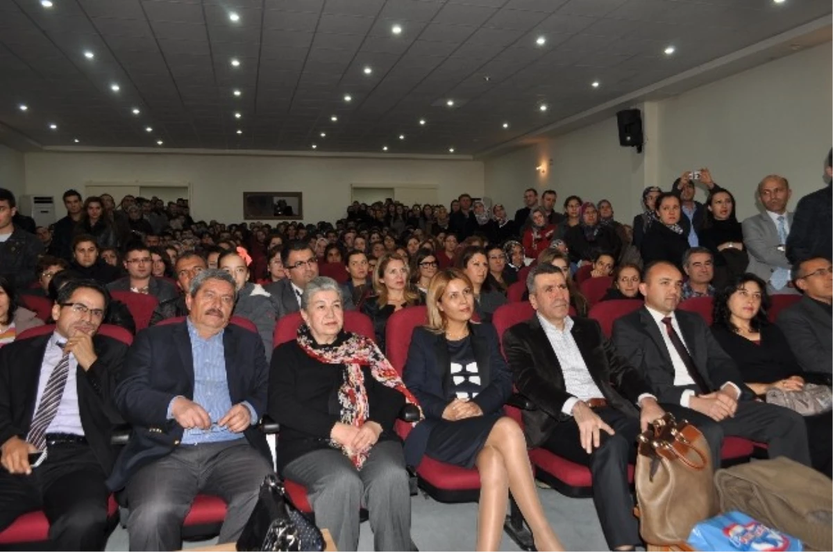 Doğan Cüceloğlu Demirci\'de Konferans Verdi