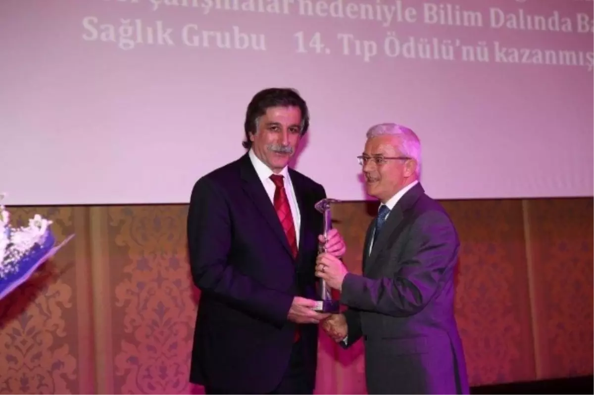 14. Bayındır Tıp Ödülleri Sahiplerini Buldu