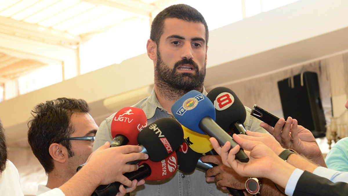 Fenerbahçeli Volkan Demirel\'den Derbi Yorumu Açıklaması
