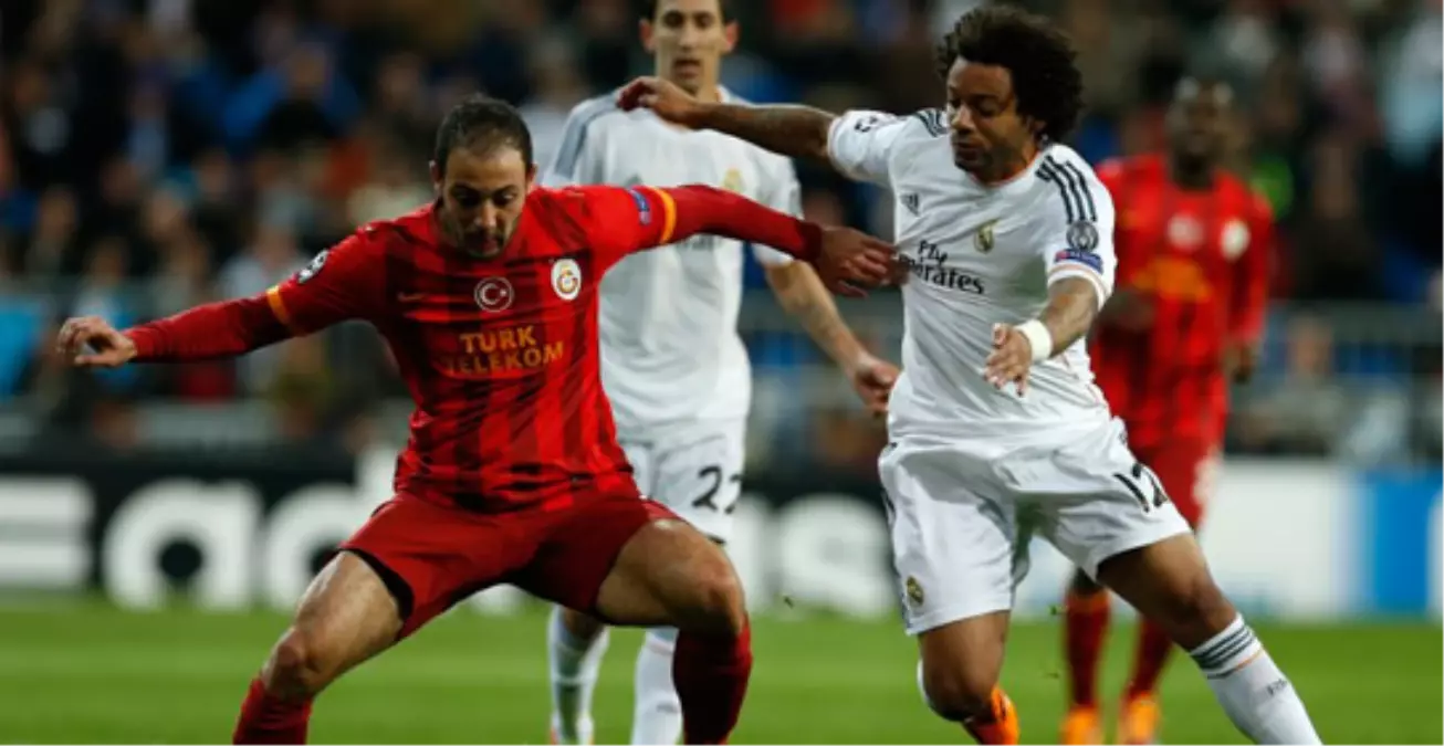 Galatasaray\'da Amrabat, Dany Ve Riera Gönderiliyor