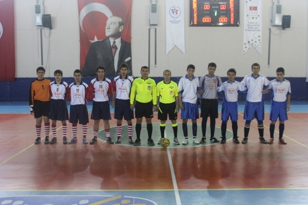Gençler Futsal İl Birinciliği Karşılaşmaları Başladı