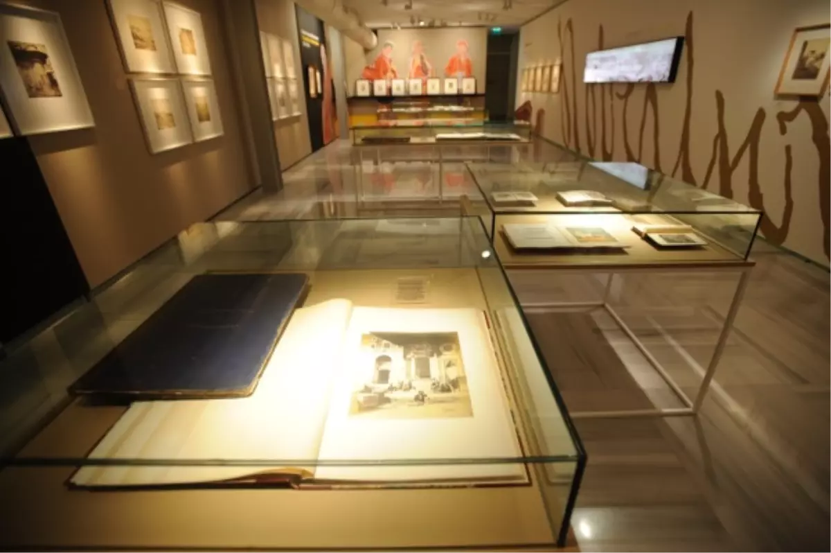 James Robertson\'ın Eserlerinin Yer Aldığı Sergi Anamed\'de Açıldı