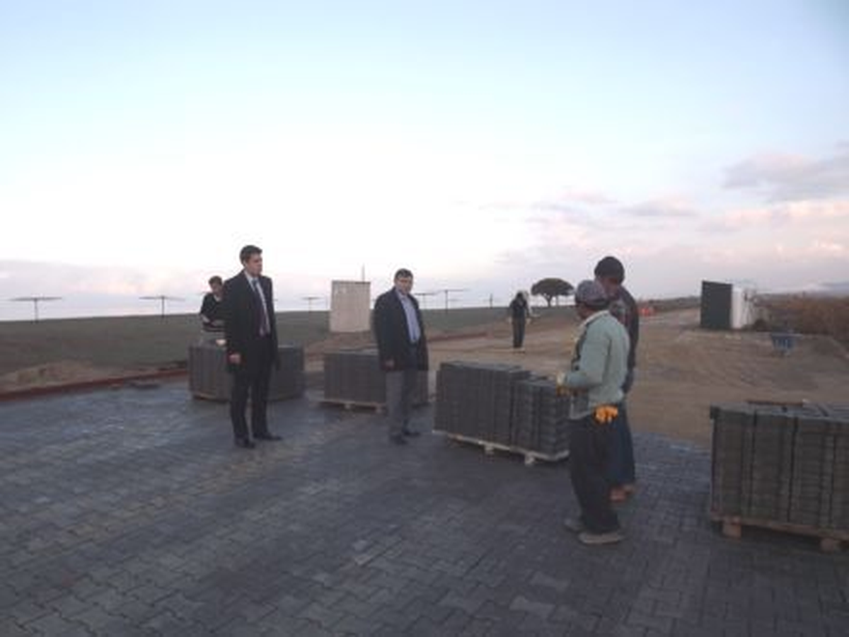 Karaburun Plajı\'nda Altyapı Çalışmaları Sürüyor