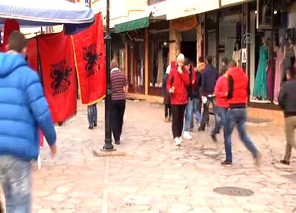 Makedonya ve Kosovalı Arnavutlar, Bayrak Gününü Kutladı