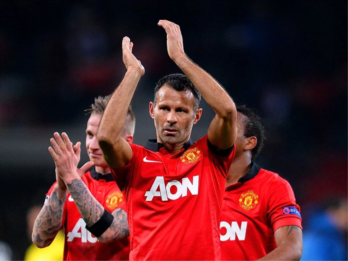 Manchester United Giggs\'i Konuşuyor