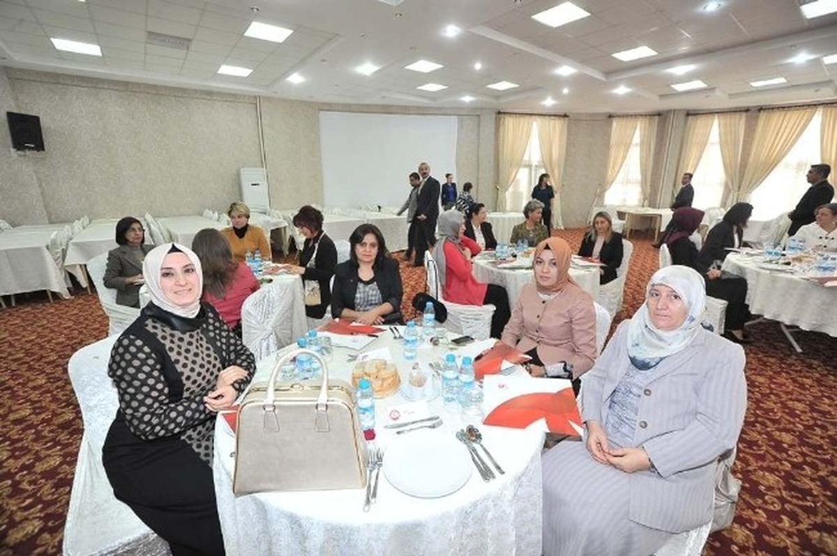 Osmaniye\'de "Kadınlar İçin Mesleki Eğitim Projesi" Tanıtım Toplantısı