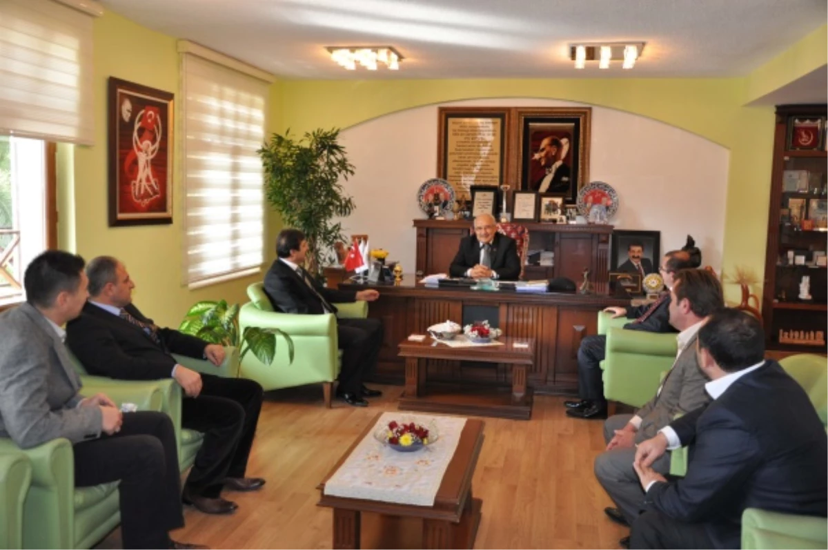 Tarsus Karadenizliler Derneği\'nden Başkan Kocamaz\'a Ziyaret