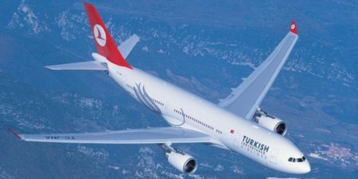 THY Uçağına Yıldırım İsabet Etti
