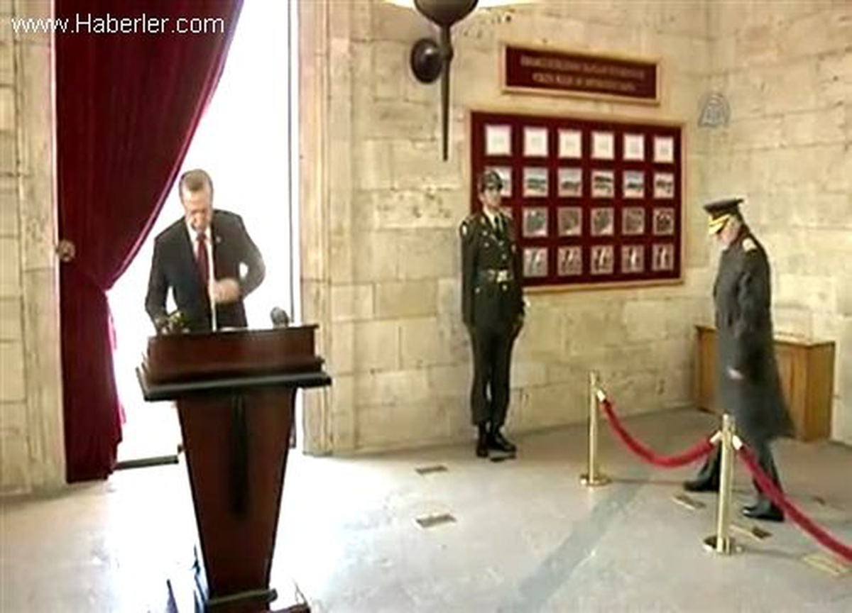Yüksek Askeri Şura üyeleri, Anıtkabir\'de (2)