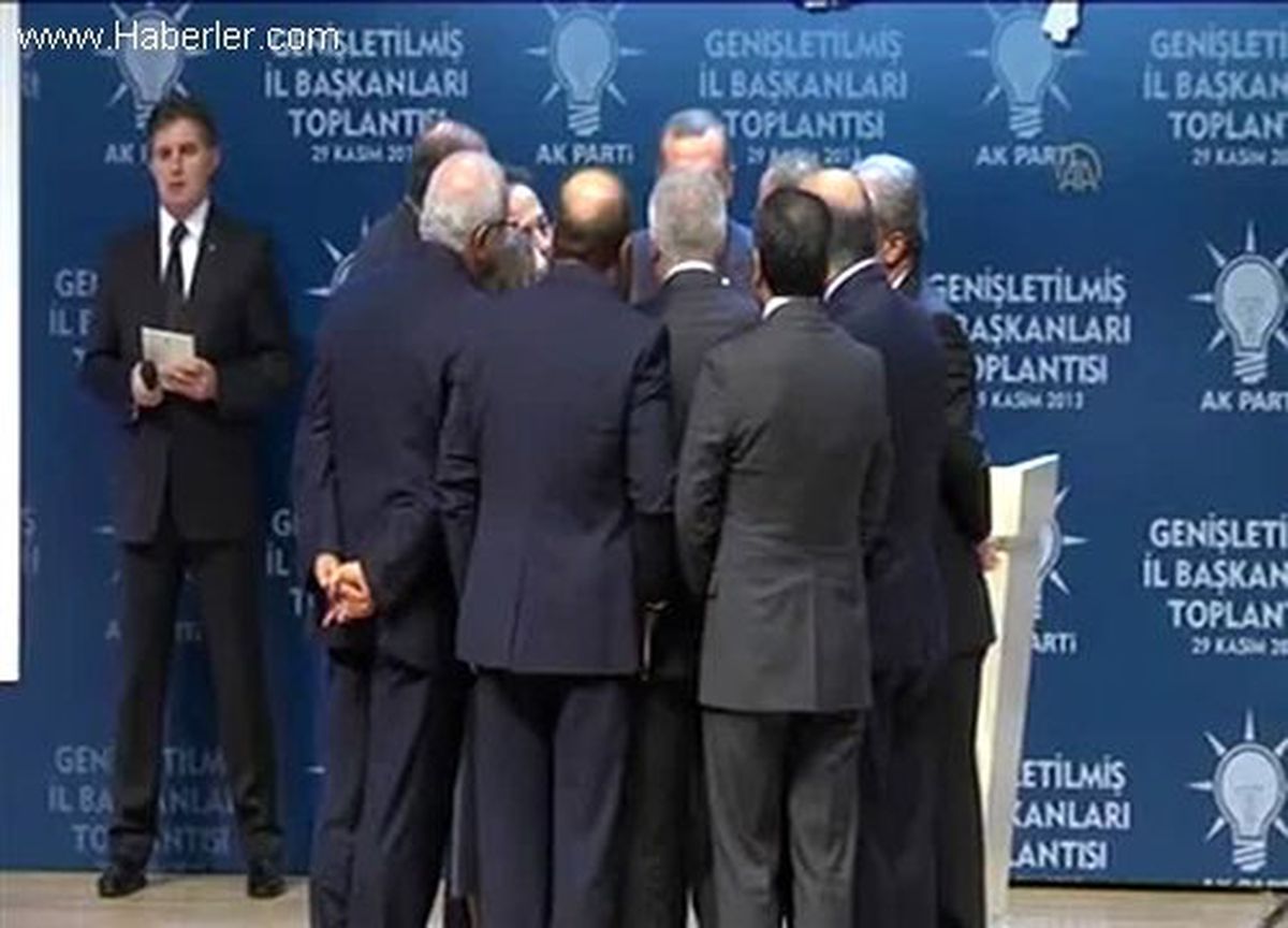 Başbakan Erdoğan, AK Parti\'nin belediye başkan adaylarını açıkladı detay
