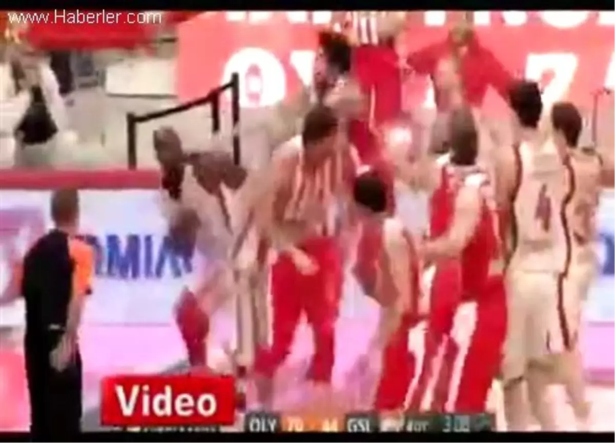 Basketbol Maçında Yumruklar Konuştu