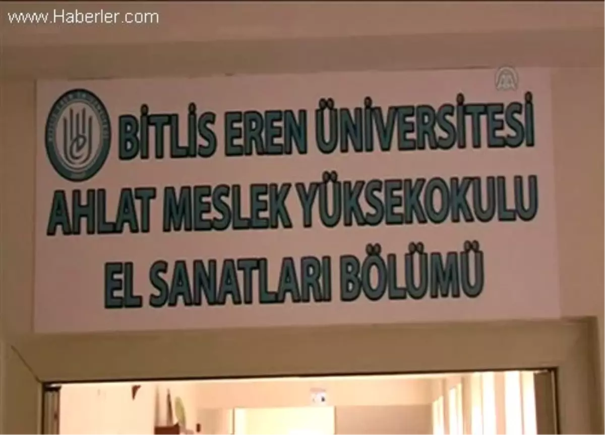 Bastona sanatsal değer katmak için üniversiteye başladı