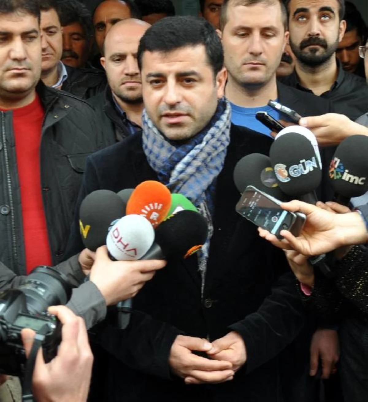 Demirtaş: AKP ile Cemaat Paralel Yapılanması En Fazla Bize Zarar Verdi