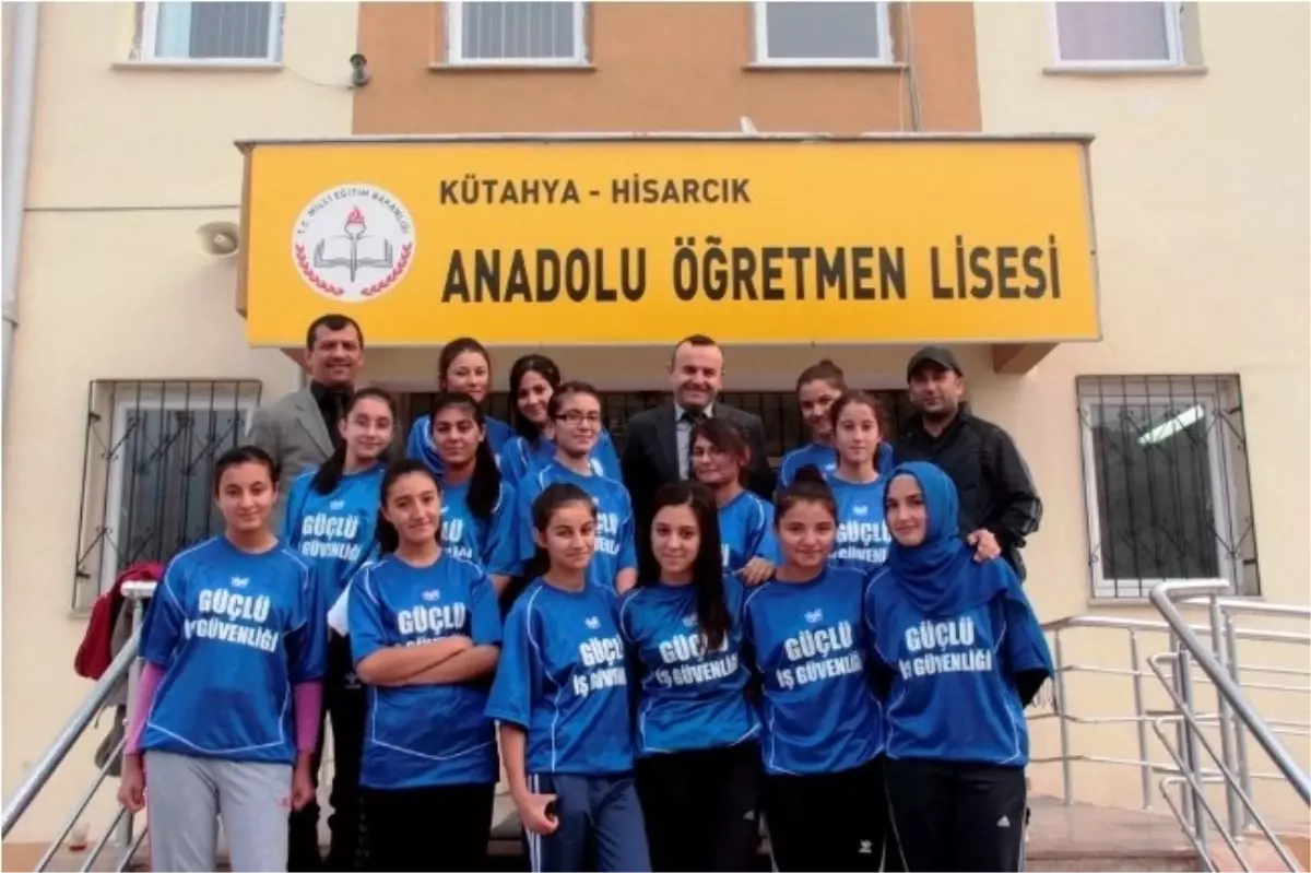 Hisarcık Anadolu Öğretmen Lisesi Kız Voleybol Takımı Genç Kızlar Bölge Şampiyonu