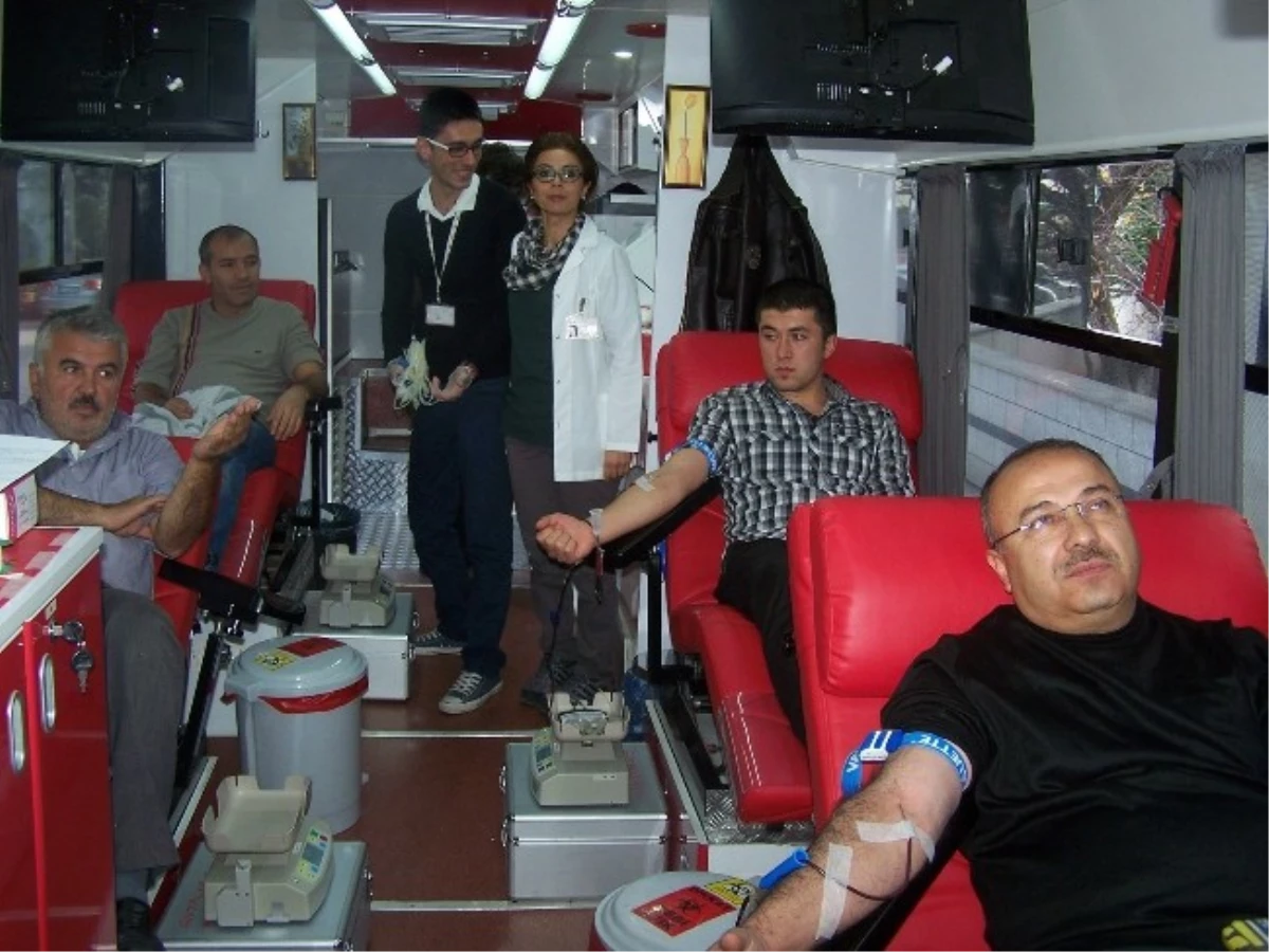 Korkuteli\'nde İki Günde 71 Ünite Kan Bağışı Yapıldı