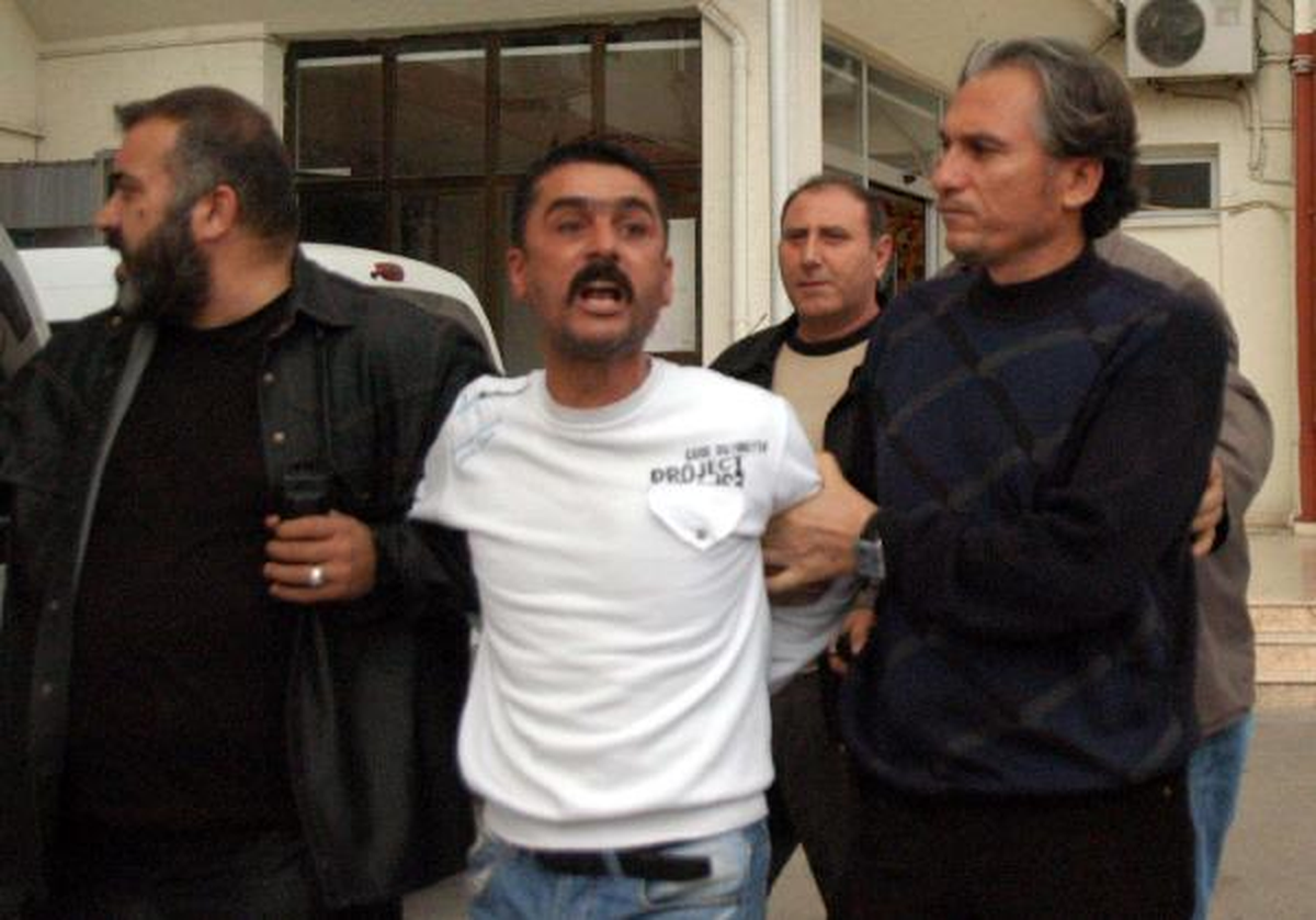 Mersin\'de CHP\'li Danyal Gözcü\'yü Yaralayan Zanlı Tutuklandı