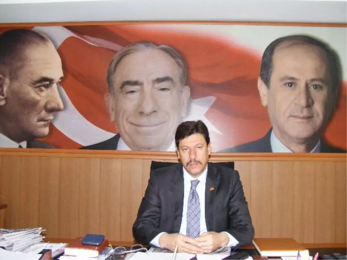 MHP\'li İzgioğlu: "Taş Atana Muz Verilmez"