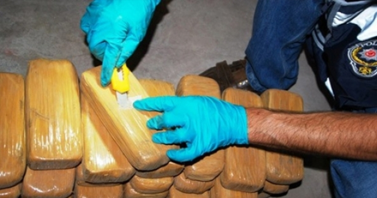 İzmir\'de 27 Kilo Eroin Ele Geçirildi
