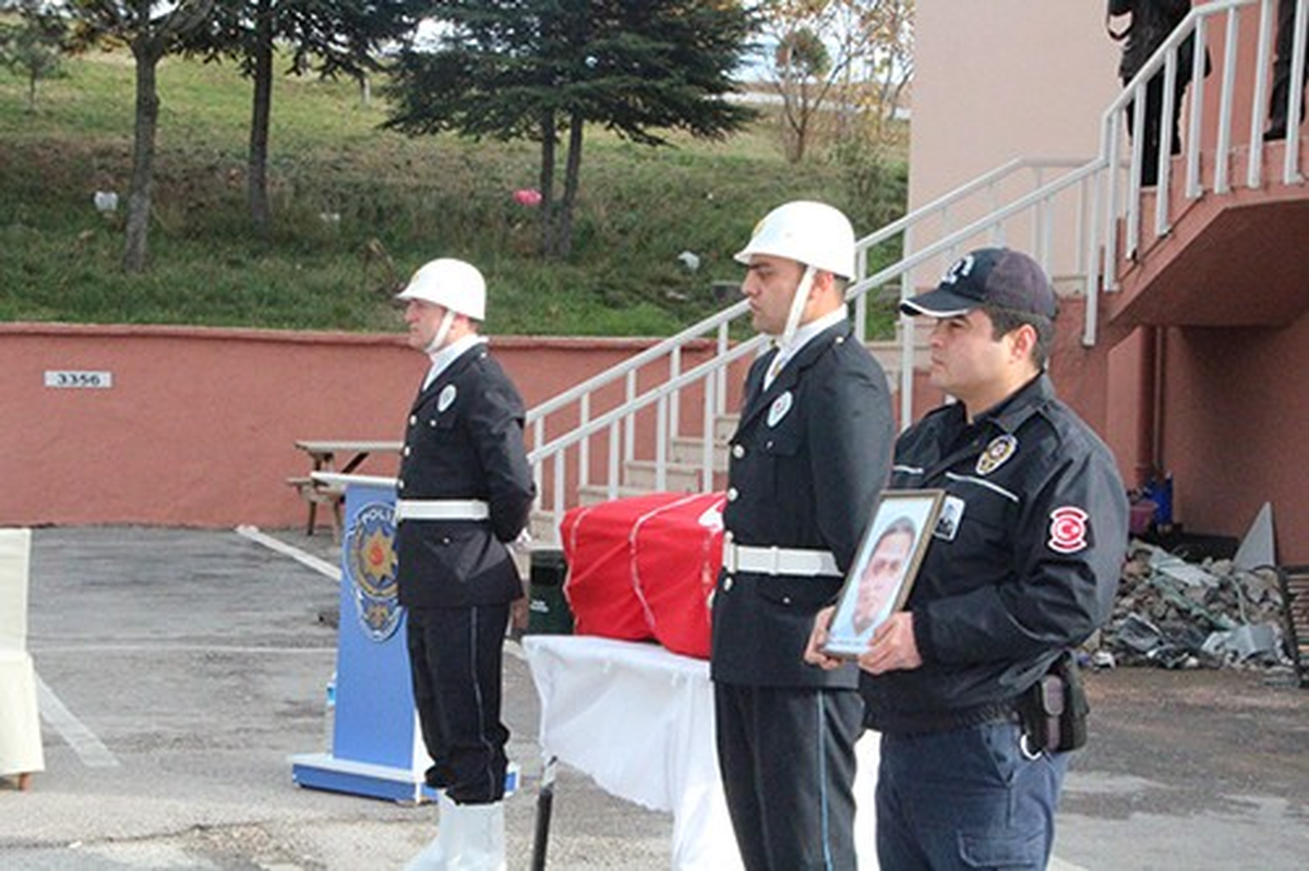 Polis Memuruna Hazin Cenaze Töreni