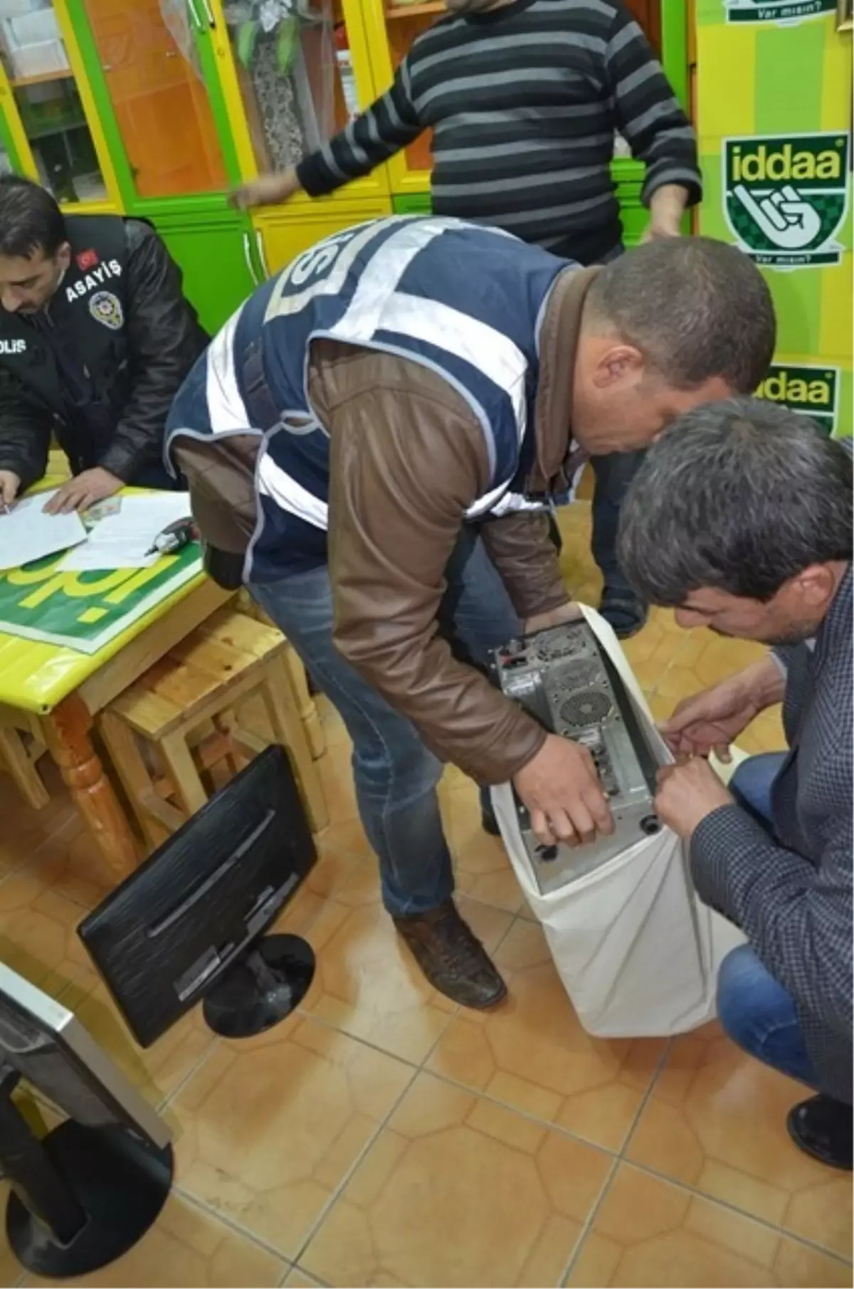 Şanlıurfa Emniyeti\'nden 17 İş Yerine Siber Baskını