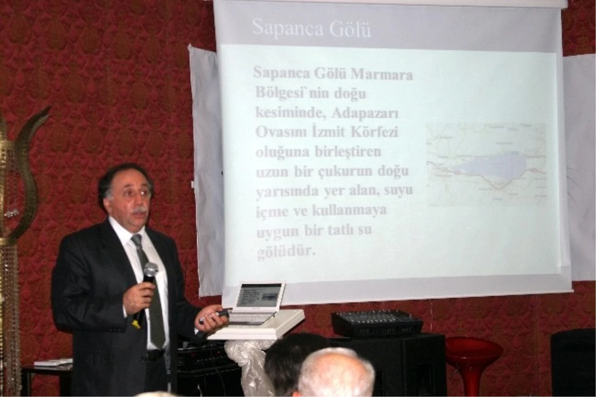 Saü Çevre Mühendisliği Bölüm Başkanı Prof. Dr. İsmail Ayhan Şengil Çeşme Suyuna Dikkat Çekti
