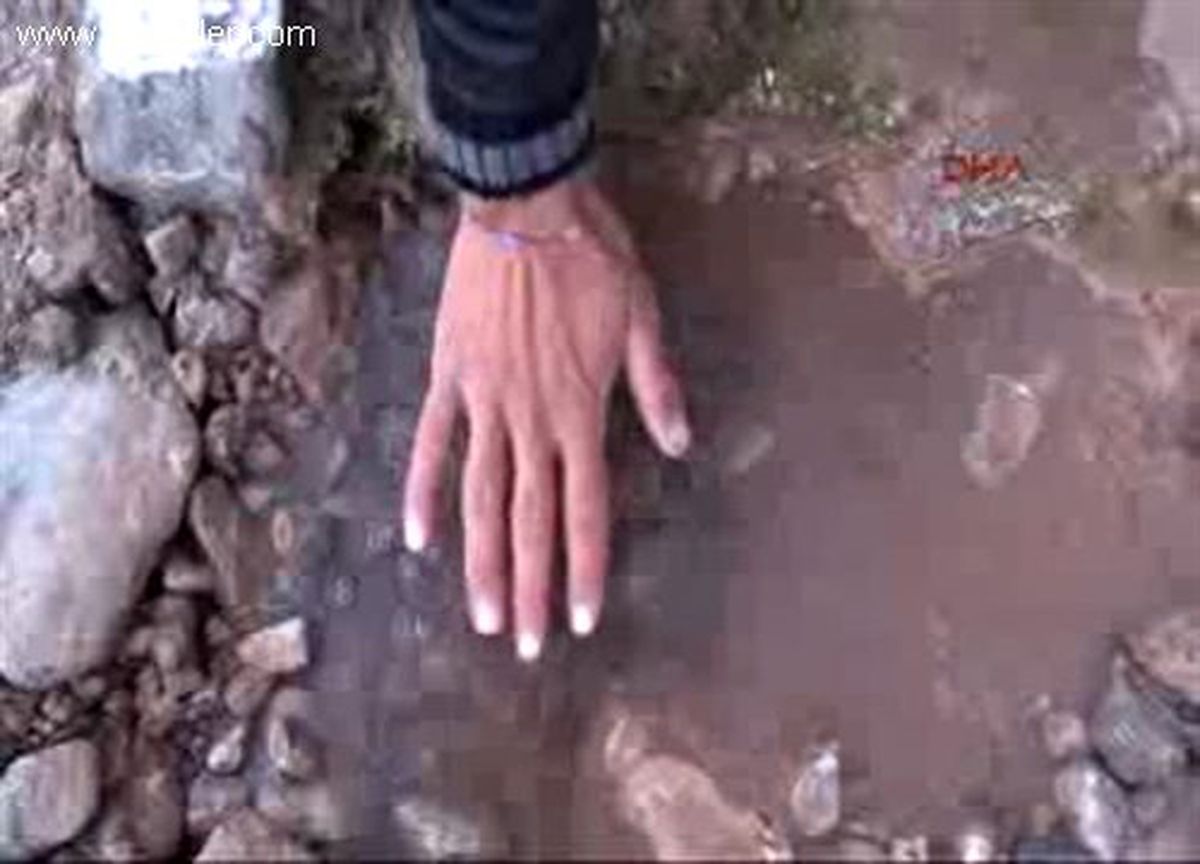Şifalı Su Kaynağını Evinde Kullanmaya Başladı