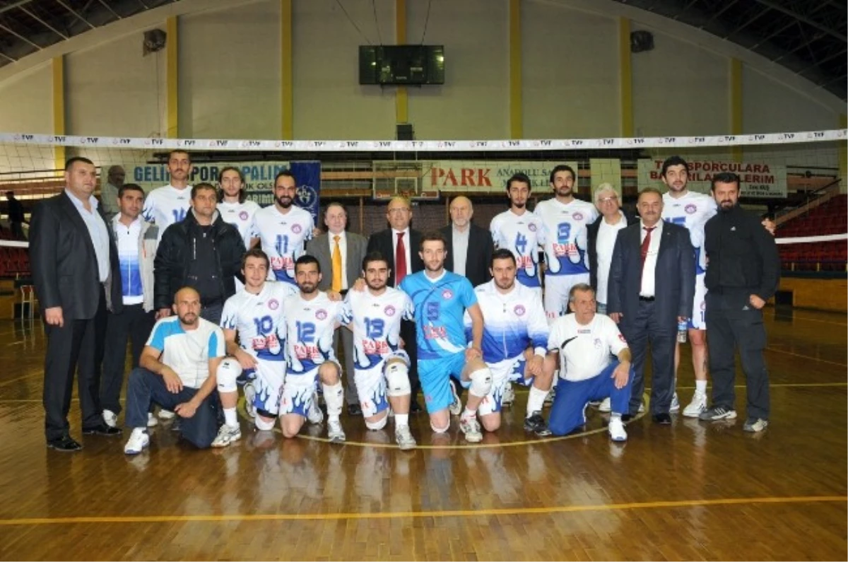 Afyonkarahisar Belediyespor Voleybol Takımı Bölgesel Ligde Yükseliyor