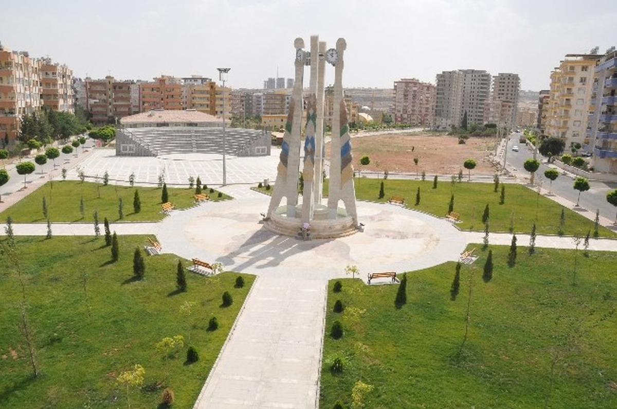 Anfi Saat Kuleli Meydan Sayesinde Karaköprü\'nün Çevresi Değişti