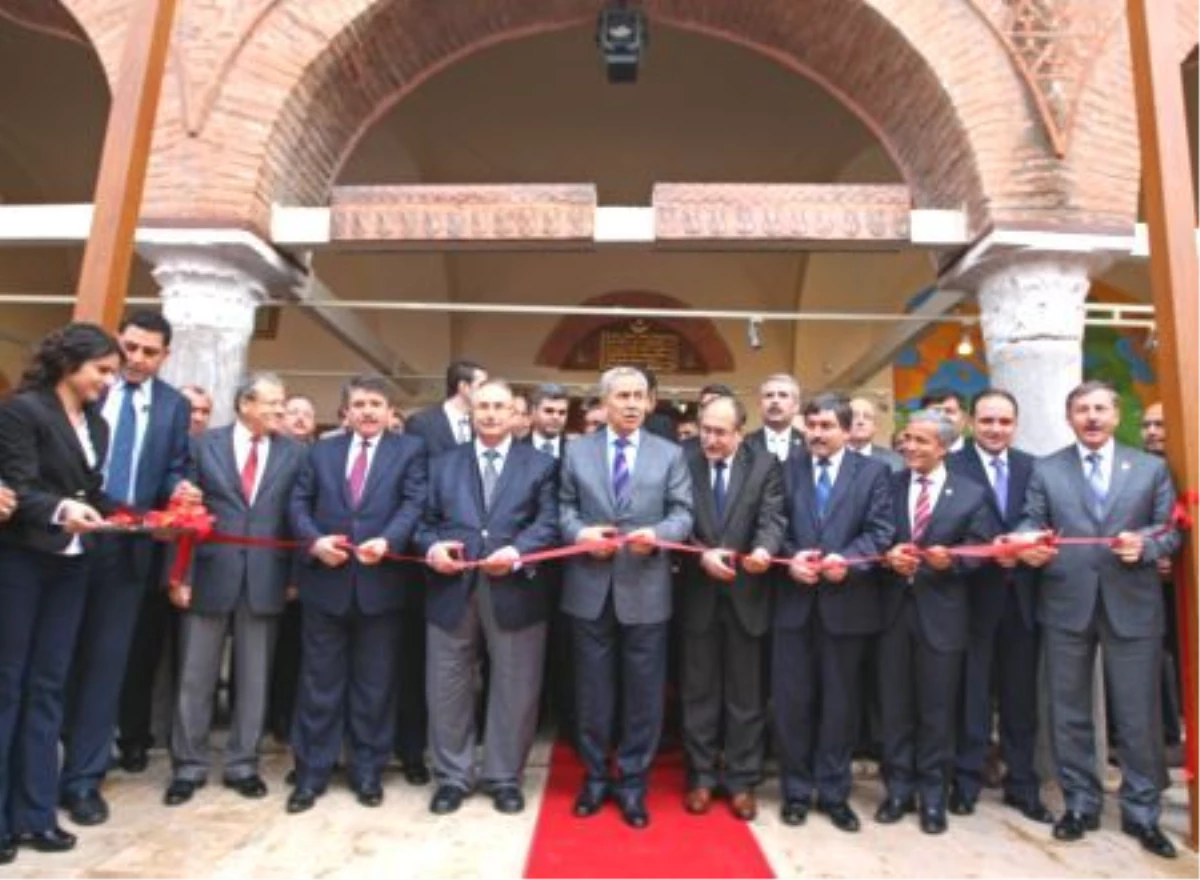 Başbakan Yardımcısı Arınç, Manisa\'da Tıp Tarihi Müzesi Açtı
