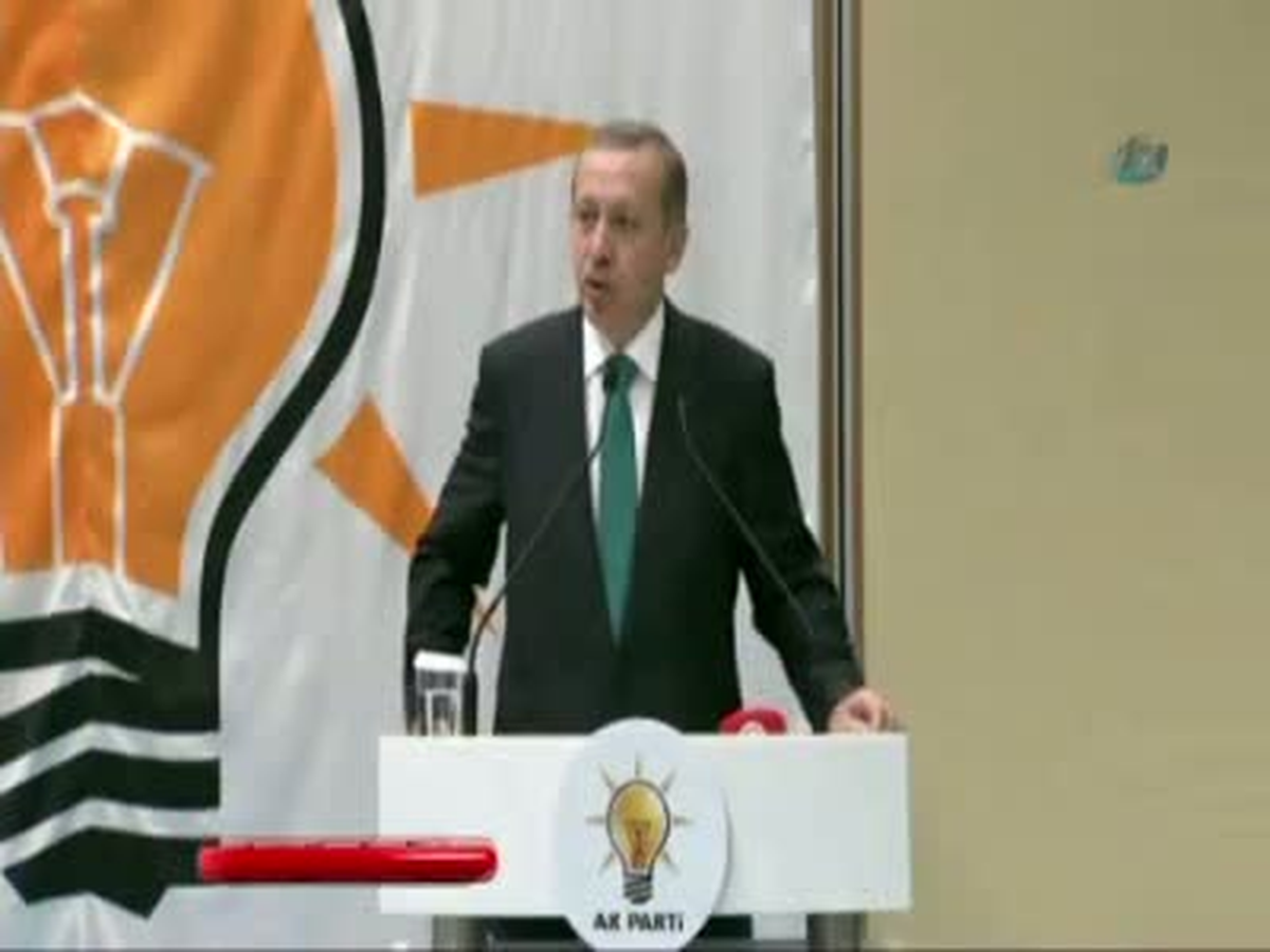 Başbakandan BDP\'ye Türk Bayrağı Çıkışı