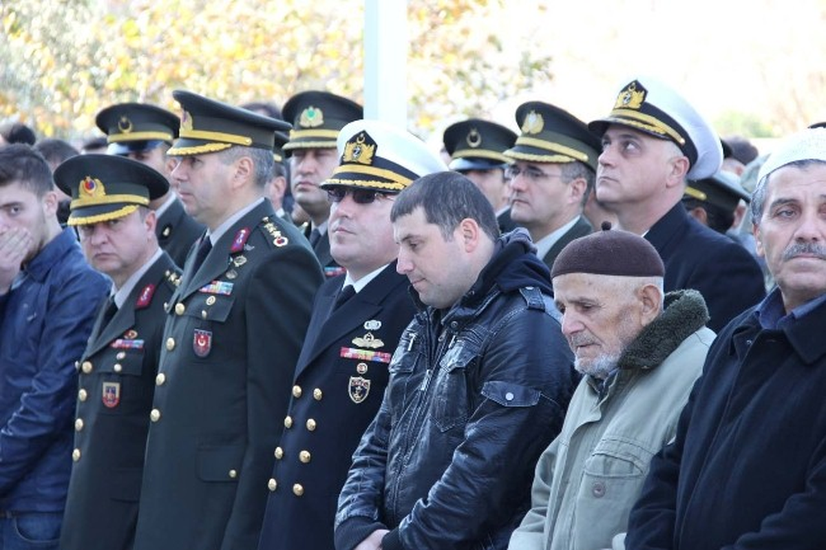 Eşinin Yemin Törenine Giderken Kazada Ölen Hemşire Toprağa Verildi