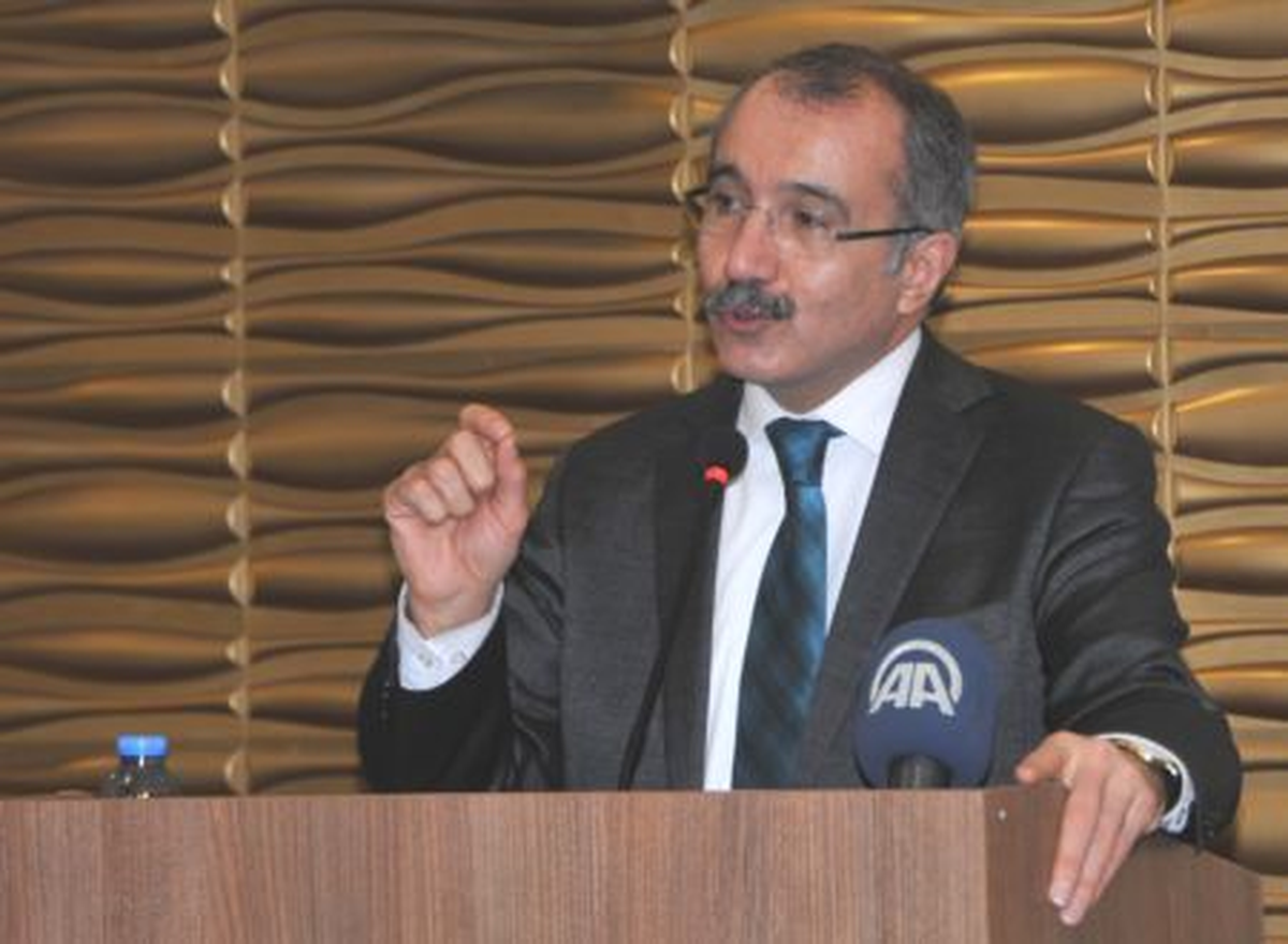 Eski Milli Eğitim Bakanı Dinçer, Ağrı\'da